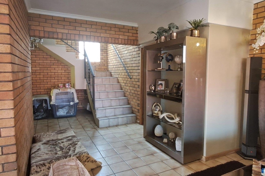 7 Bedroom Property for Sale in Wavecrest Eastern Cape